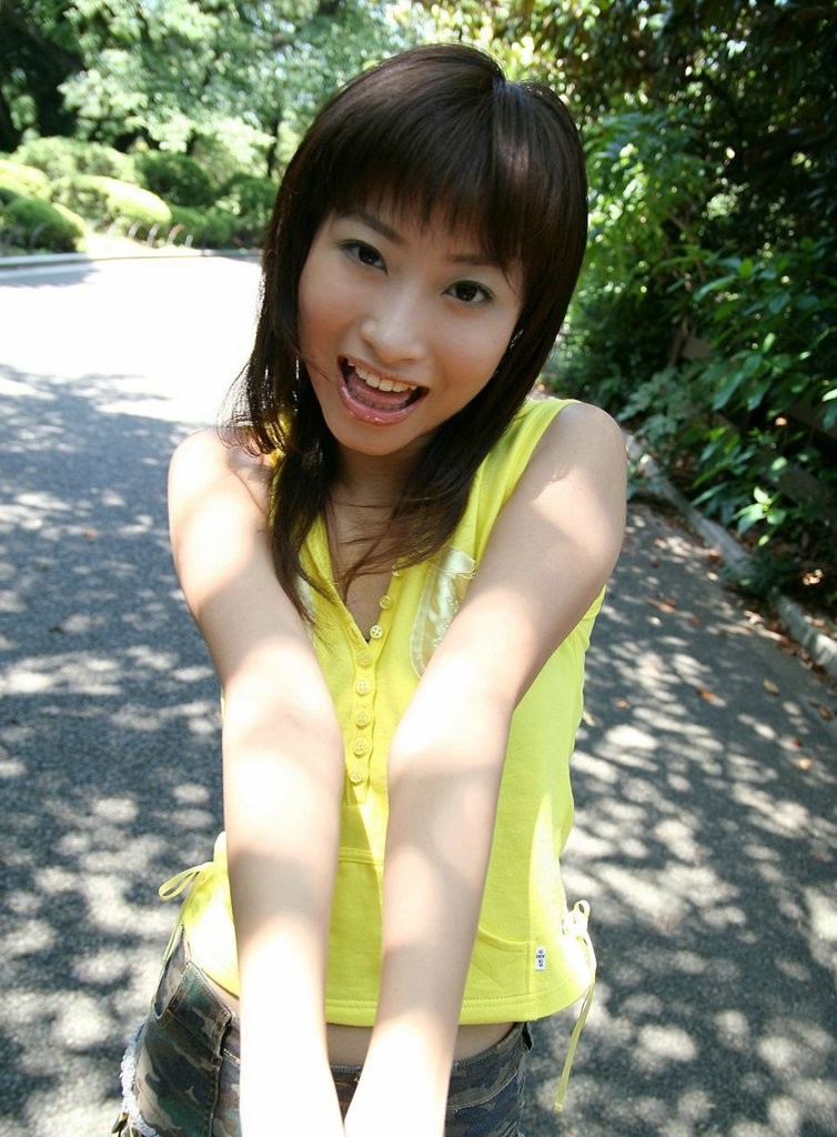Petite fille japonaise avec un cul incroyablement mignon à exhiber
 #69970938