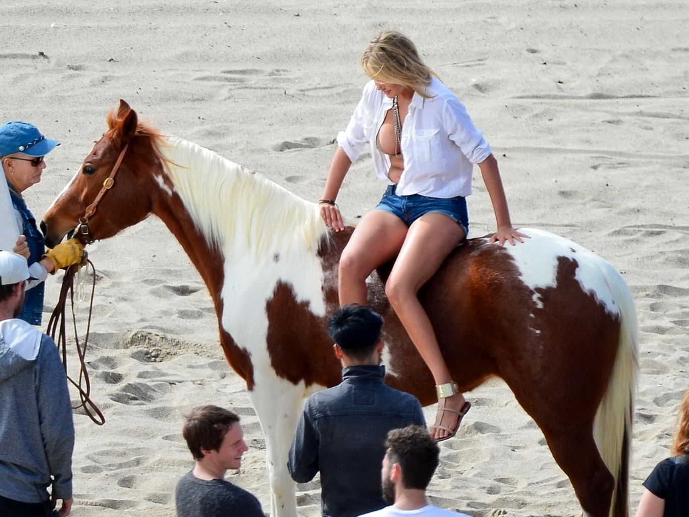 Kate Upton showing off her cleavage and ass on the set of a photoshoot in Malibu #75211901