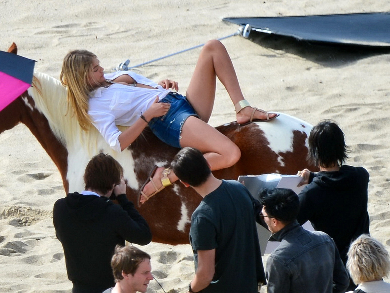 Kate Upton showing off her cleavage and ass on the set of a photoshoot in Malibu #75211916