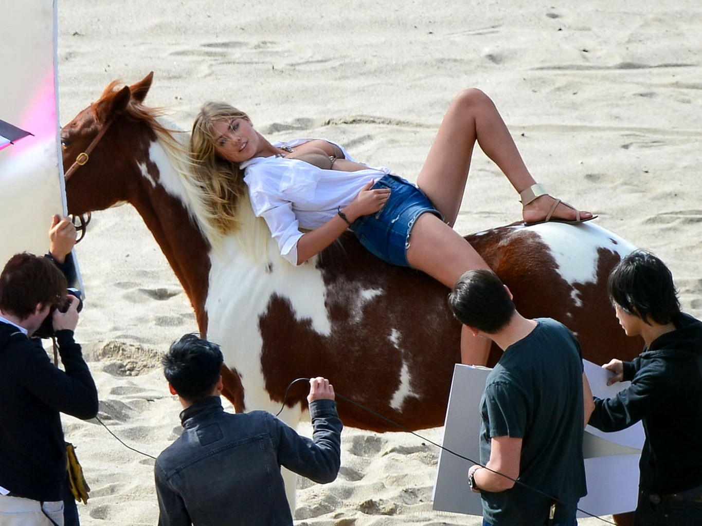 Kate Upton showing off her cleavage and ass on the set of a photoshoot in Malibu #75211921