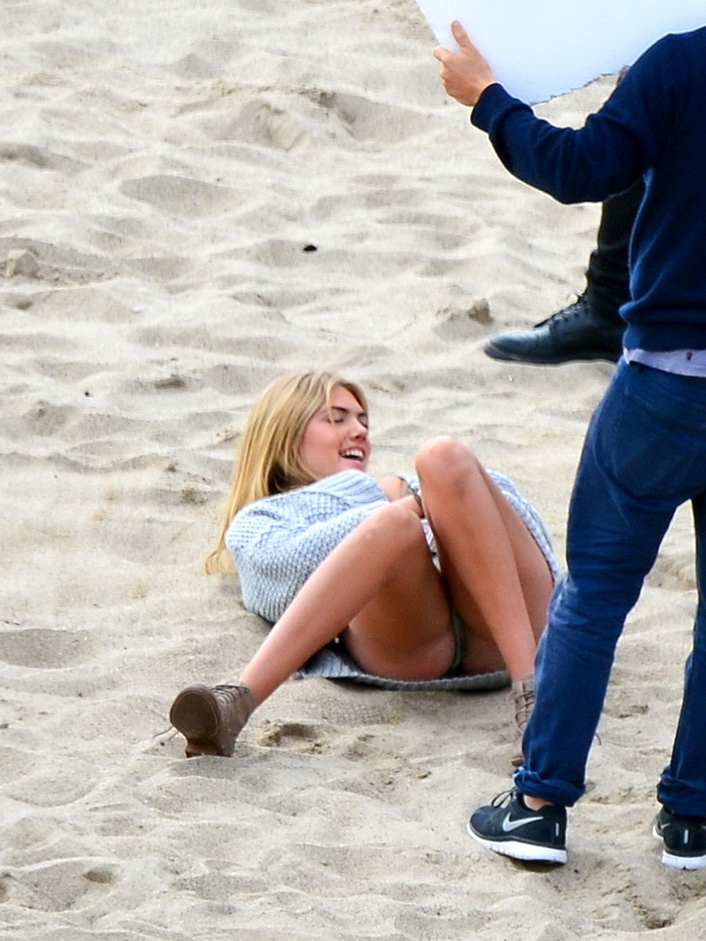 Kate Upton showing off her cleavage and ass on the set of a photoshoot in Malibu #75211926