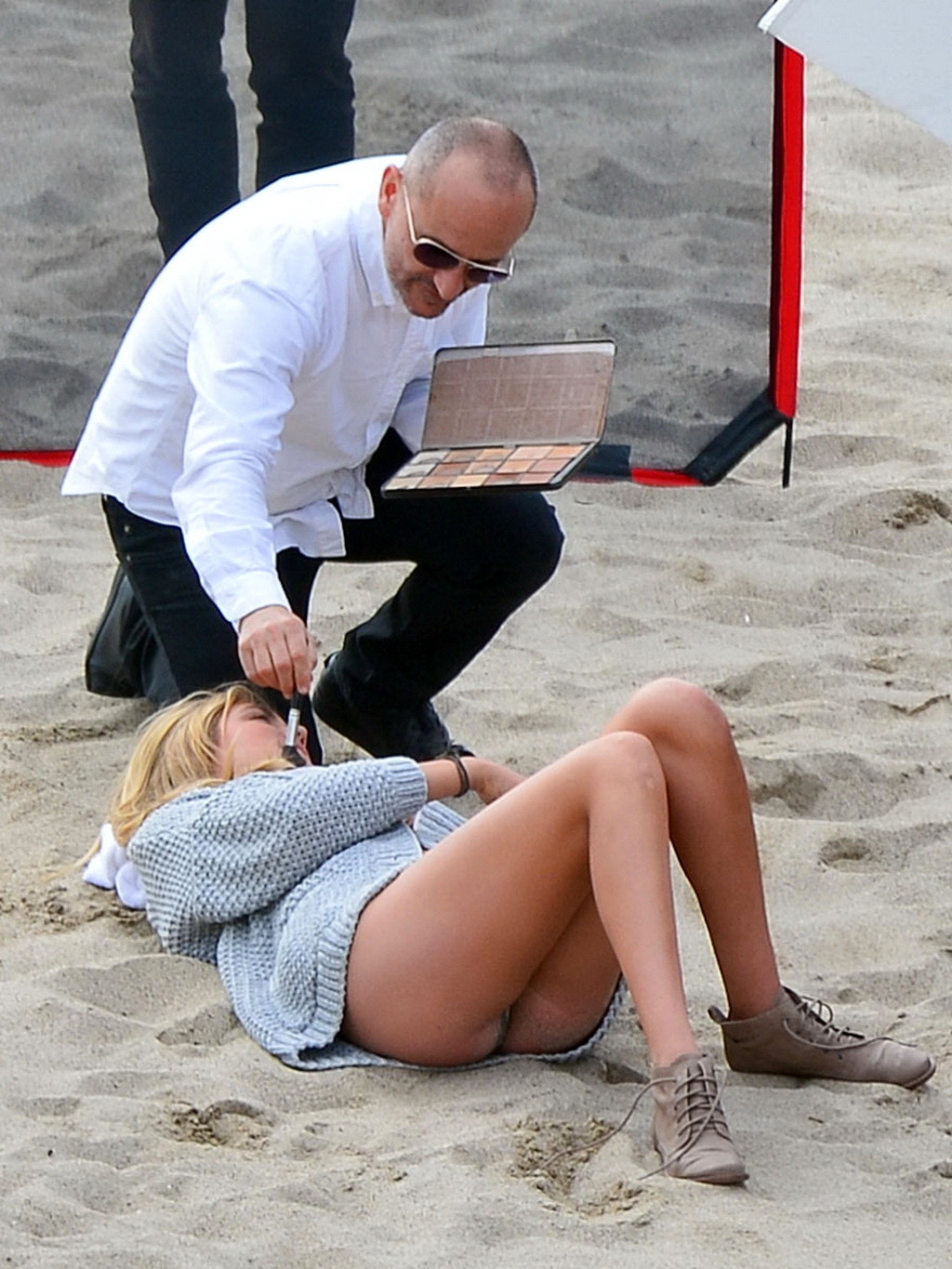 Kate Upton showing off her cleavage and ass on the set of a photoshoot in Malibu #75211937