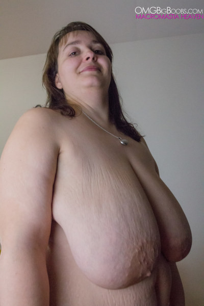 Amateur plumper charlotte hüpft ihre gigantischen titties
 #67388390