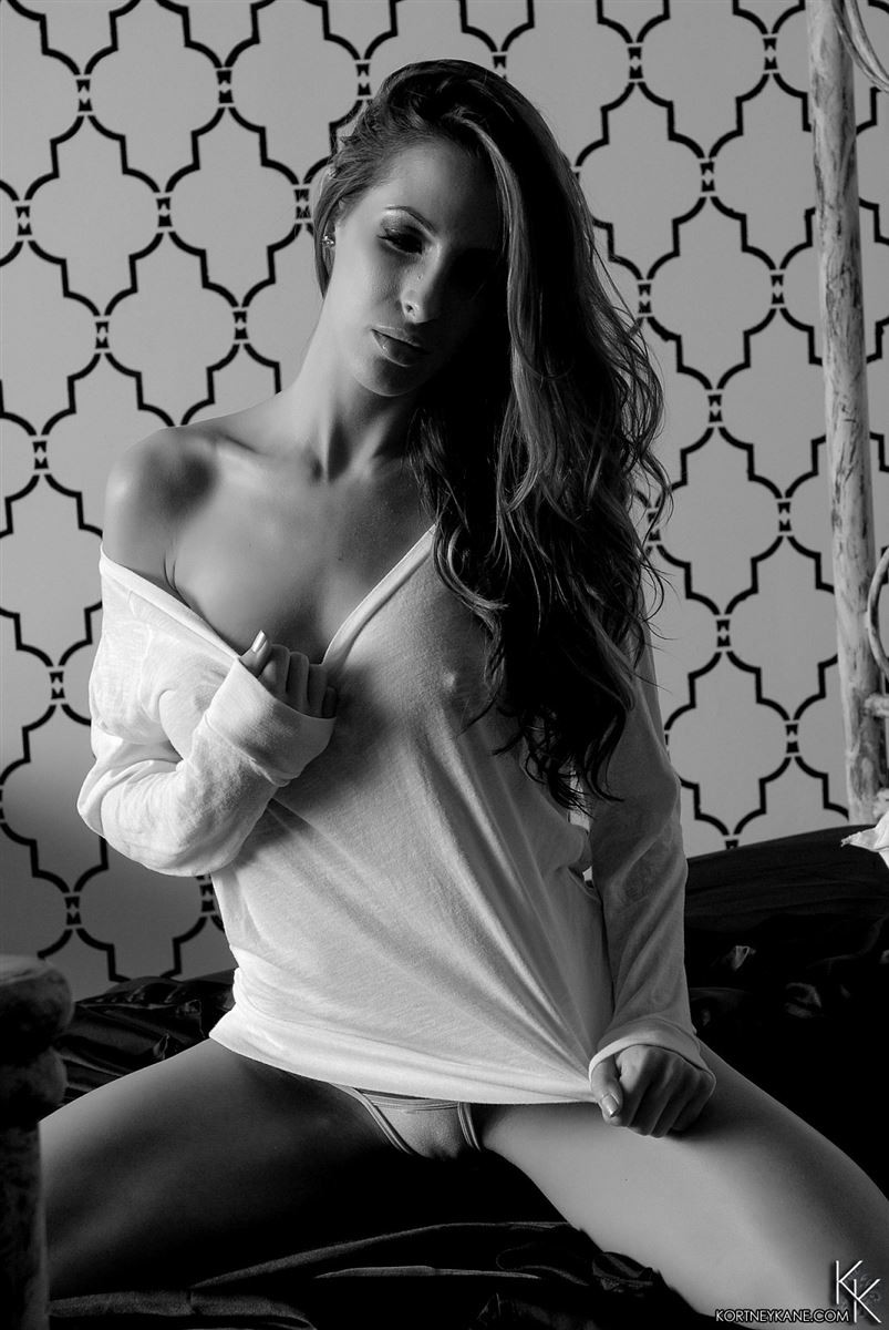 Kortney Kane Poses In Black And White Glamour Photos Porn Pictures Xxx Photos Sex Images