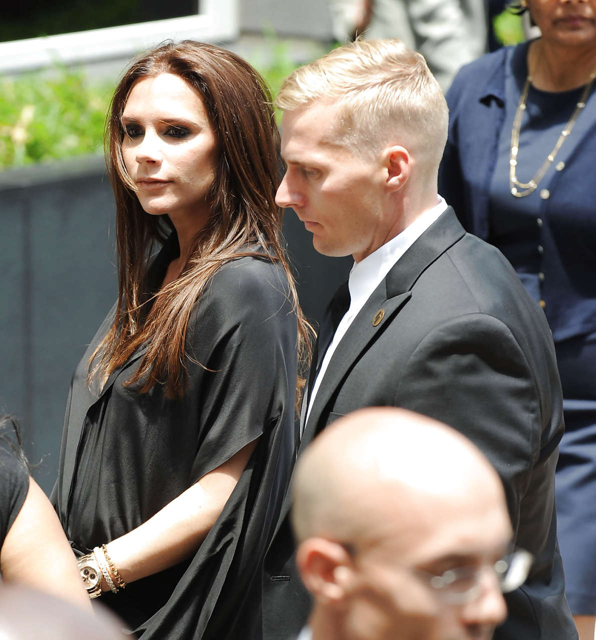 Victoria beckham zeigt ihre wunderbaren Beine im Minirock Paparazzi-Bilder
 #75302238