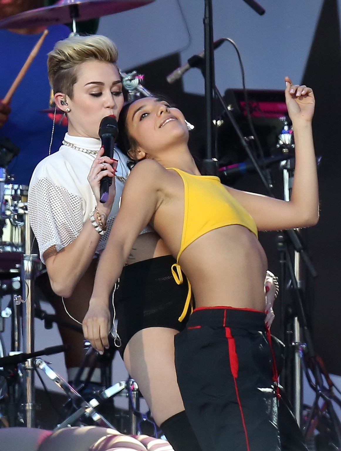 Miley Cyrus in panties  fuck-me boots performing at the Jimmy Kimmel show #75227041