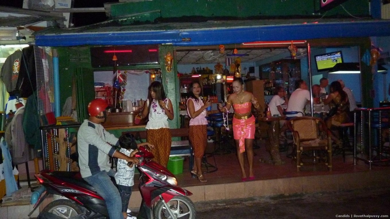 Thai Gogo Dancer Bargirl Whore Fucks Sex Tourist For Money Asian Slut