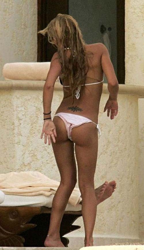 Anna Kournikova exposing sexy body in bikini and shaved pussy #75281995