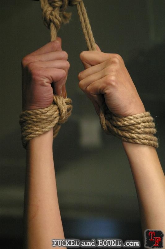 Sklavenmädchen layla rivera wird gefesselt und hart gefickt von sascha 
 #72133482