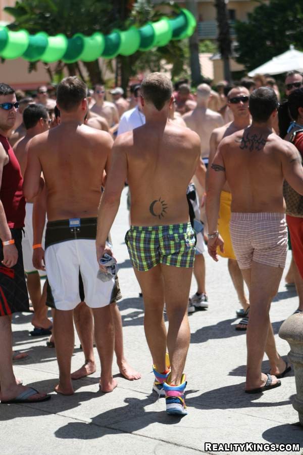 Schauen Sie sich diese super hot Homosexuell Sex-Party im Freien mit einigen feinen Arsch Jungs w
 #76958381