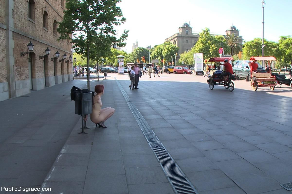 Nena desnuda, atada y follada al aire libre en lugares públicos
 #71965771