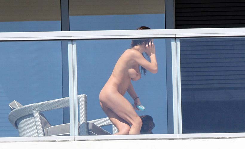 Arianny celeste nue sur le balcon et photos en bikini sexy
 #75273244