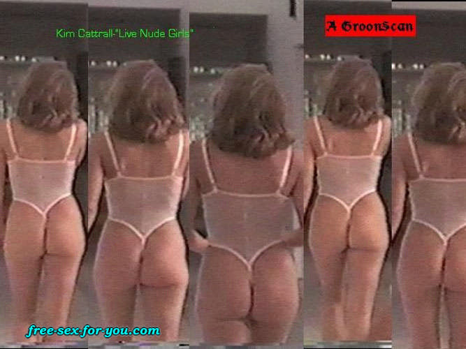 Kim Cattrall showing tits and ass and posing sexy in bikini #75425523