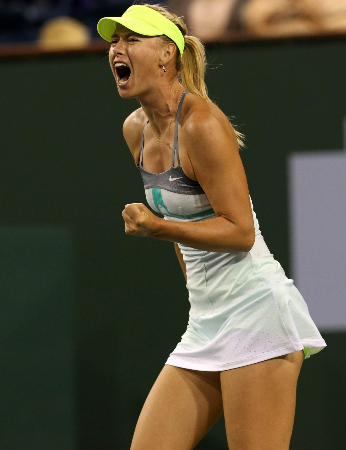 Maria sharapova se sube la falda en el bnp paribas open en indian wells
 #75238613