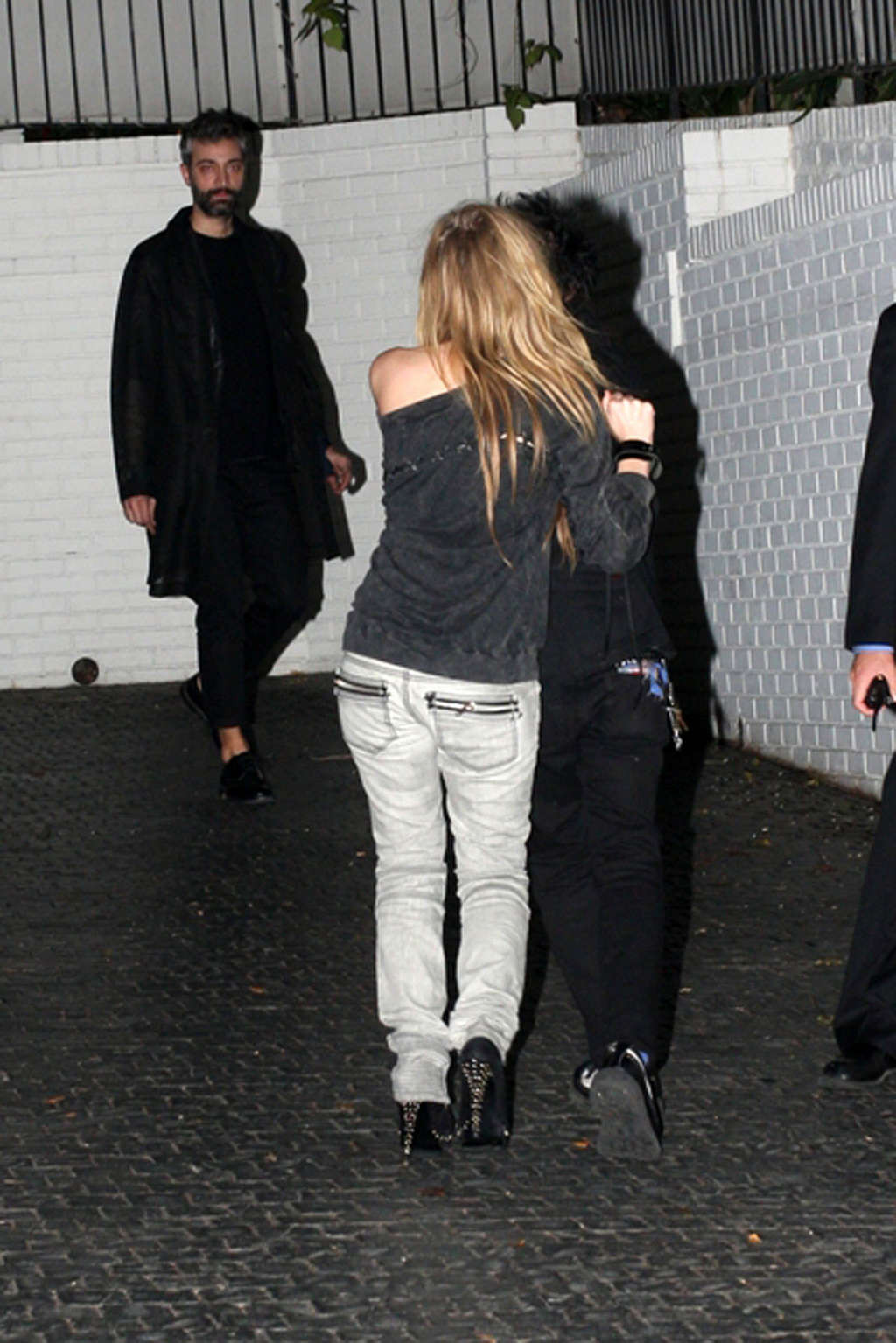 Avril Lavigne looking fucking drunk in some club paparazzo photos #75355231