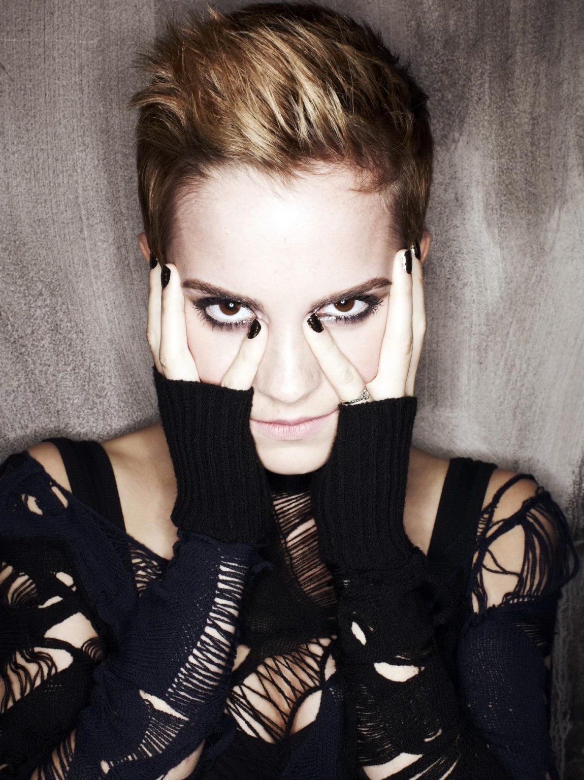 Emma watson leggy in sehr heißem mariano vivanco photoshoot
 #75322625