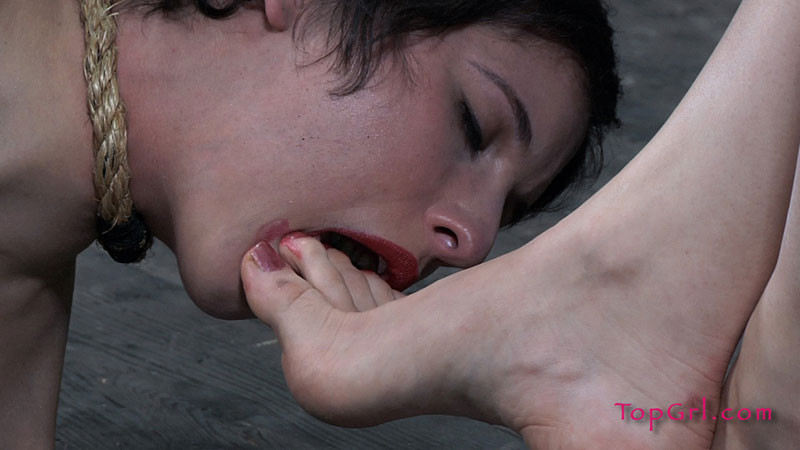 Marina necesita ayuda con su francés y la hermana Dee va
 #72062753