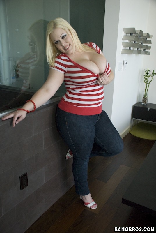 Plump Blonde Jeans - Chubby Blonde Girl Porn Pics - PICTOA