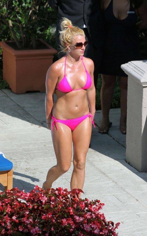 Britney spears tette più sexy e culo in bikini
 #75383332