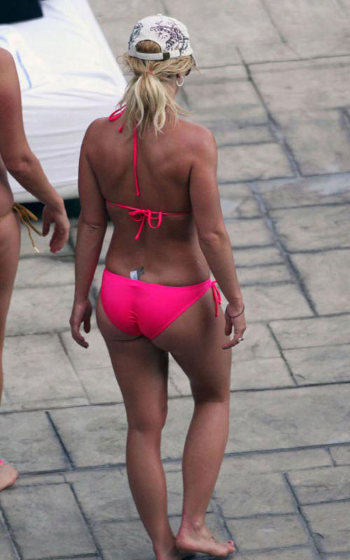 Britney spears tette più sexy e culo in bikini
 #75383356