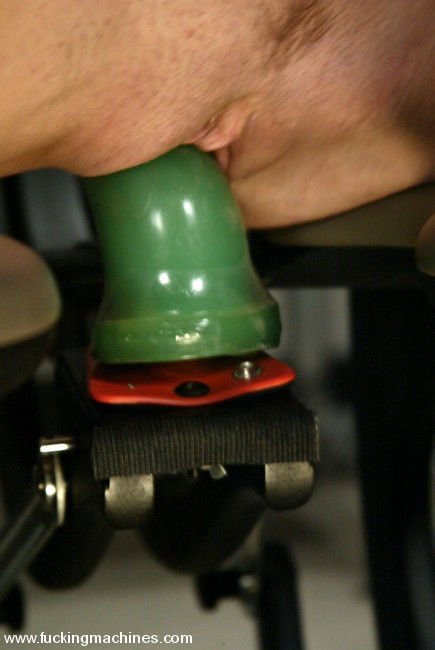 Flexible secretary spreads wide for fucking machines #76324992