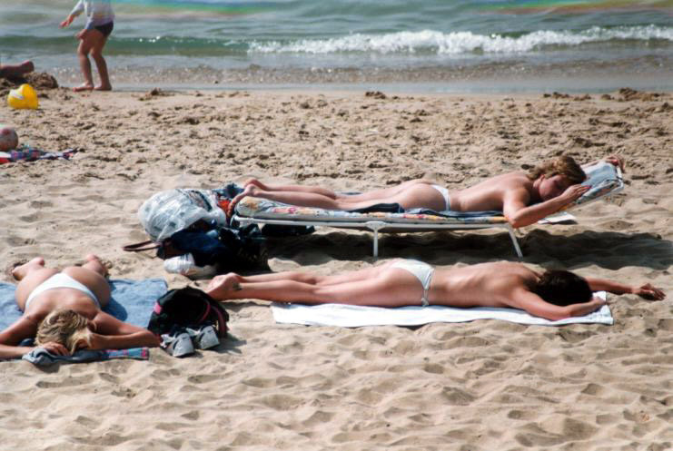 信じられないようなヌーディスト写真
 #72308105