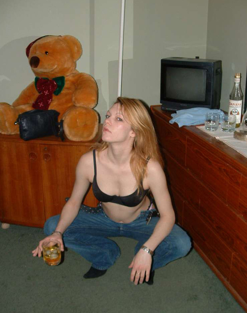 Pictures of a drunk and naughty bitch who got naked #76395387