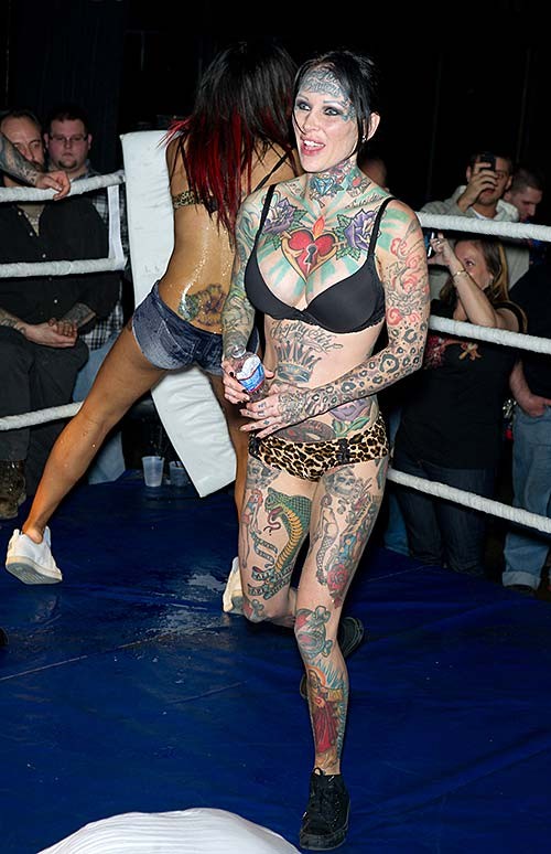 Michelle Bombshell showing her sexy tattooed body and lesbian kiss #75276466