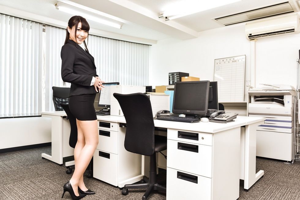 Asian Natsuki Hasegawa rides a big dildo in office #70812203