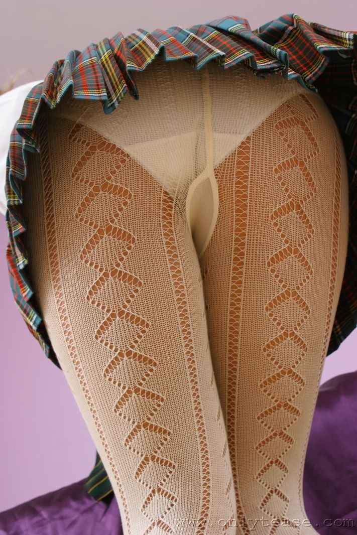 Blondine in Strümpfen
 #73854582