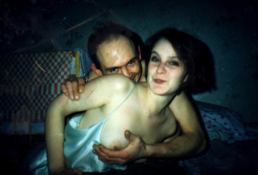 Chicas rusas retro posando desnudas para navidad
 #67664557