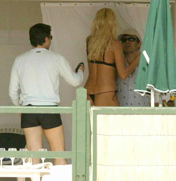 Victoria silvstedt coño expuesto y topless paparazzi fotos
 #75440318