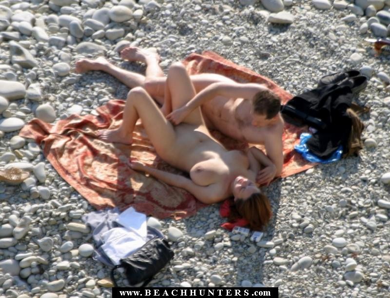 Sexe hardcore sur une plage
 #72314192