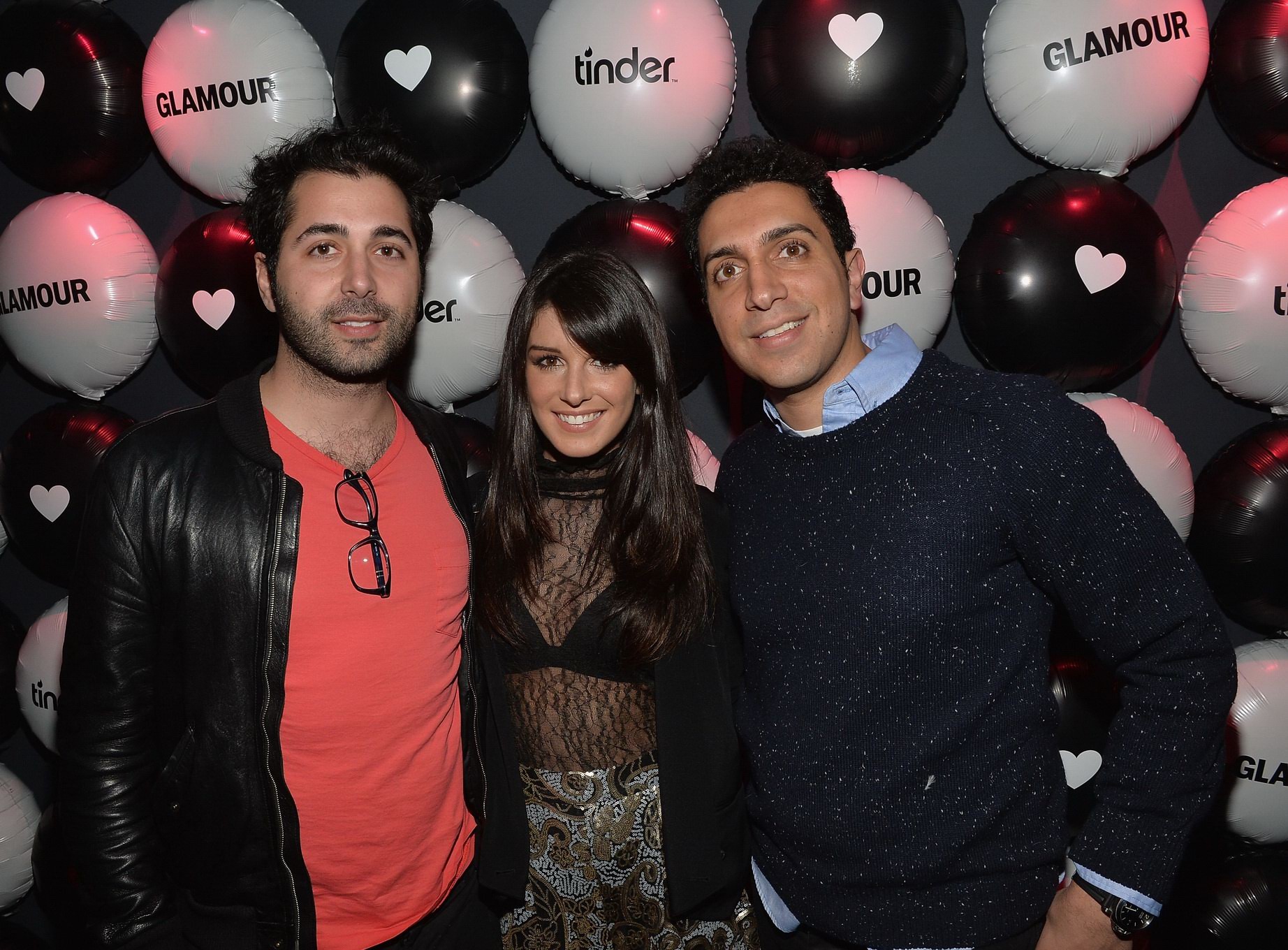 Shenae Grimes trasparente al reggiseno alla festa di Tinder dei cuori glamour a Hollywood
 #75205712