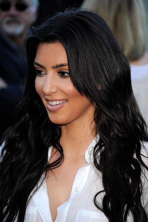 Kim Kardashian mostrando le sue foto upskirt mutandine paparazzi e in posa in stoc
 #75391875