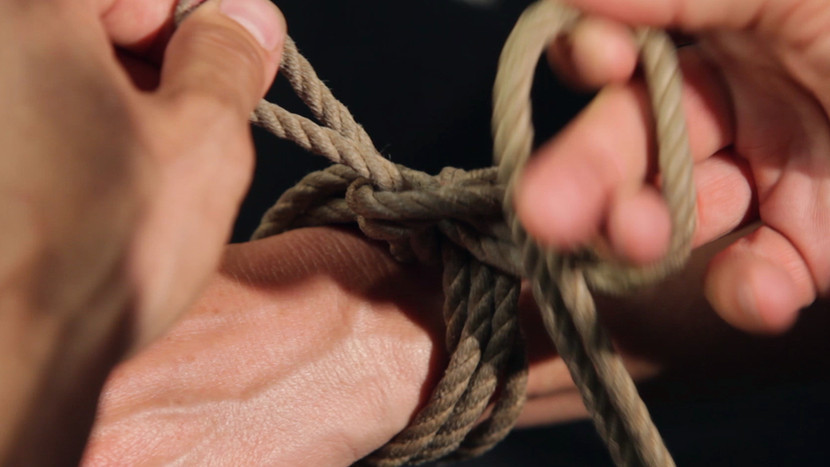 Shibari 101 : les liens de base de la colonne
 #67542078