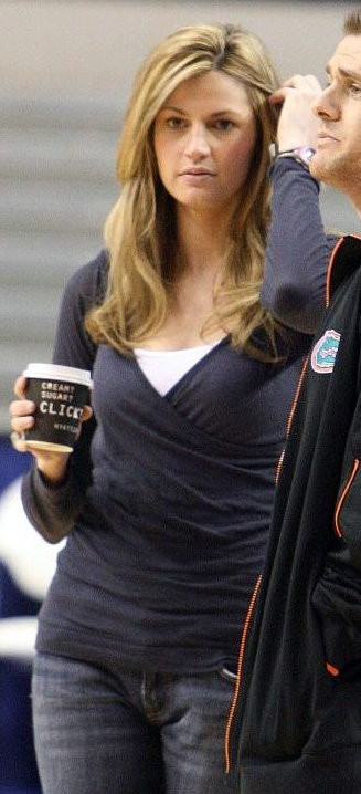 Erin andrews glamourös sportscaster zeigt ihr gutes Aussehen
 #73784392