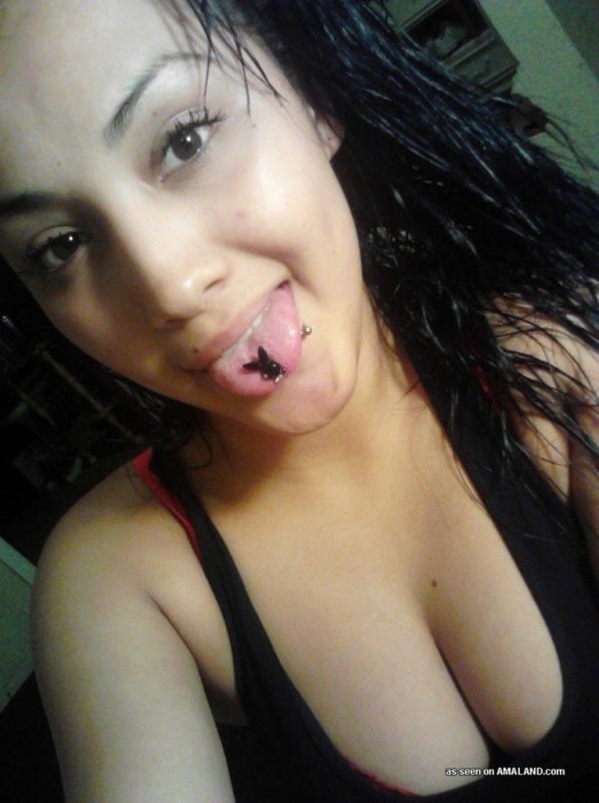 Hispanic Küken zeigt ihre heißen und sexy nackten Körper
 #67615514