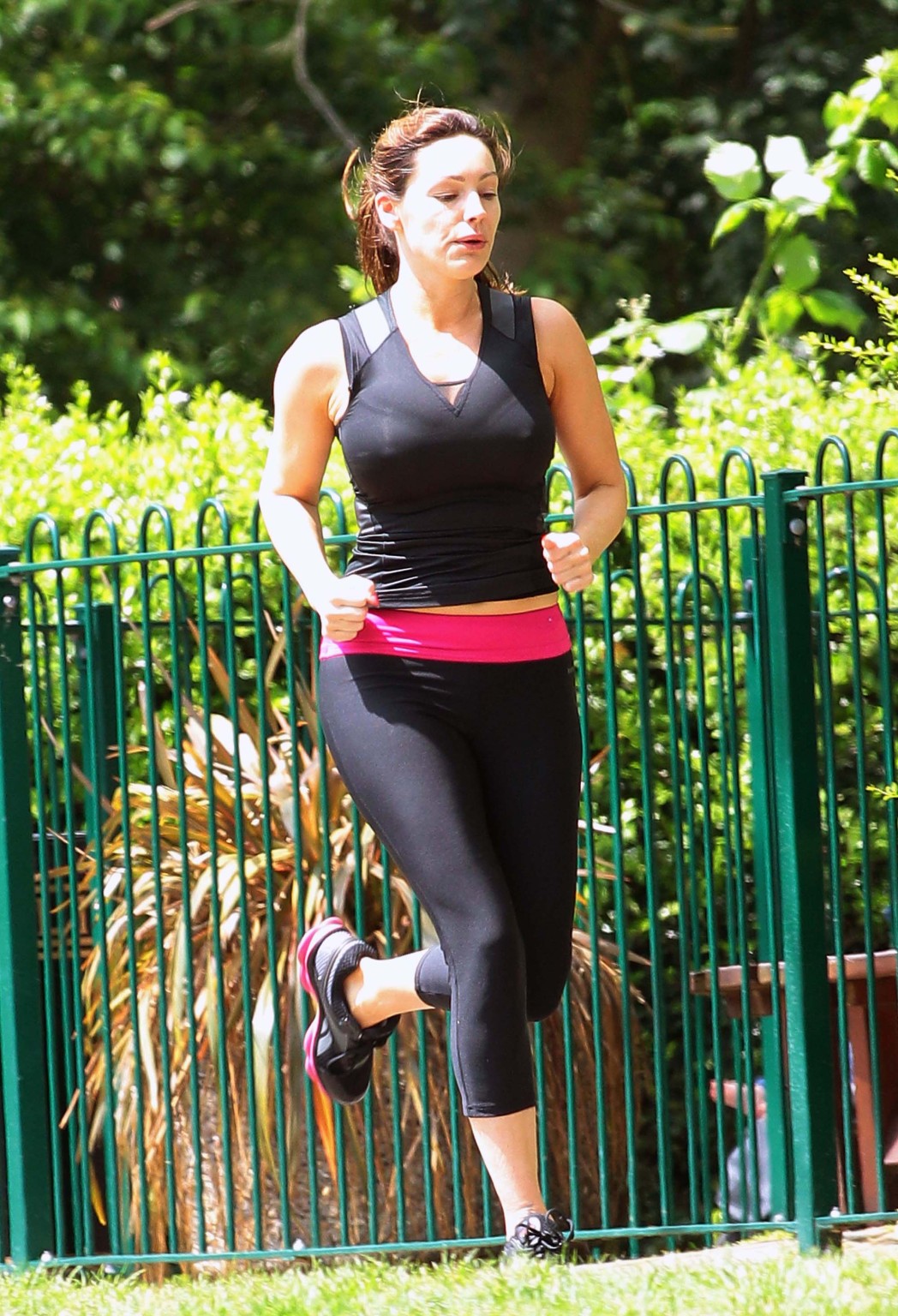 Kelly Brook mostrando pokies culo mentre jogging fuori a Londra
 #75259867