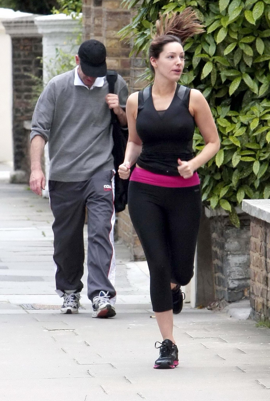 Kelly Brook showing pokies  ass while jogging out in London #75259900