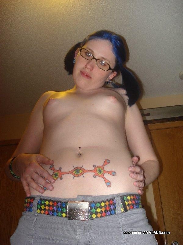 Fotos de autofotos de chicas amateurs con tatuajes finos
 #68139477