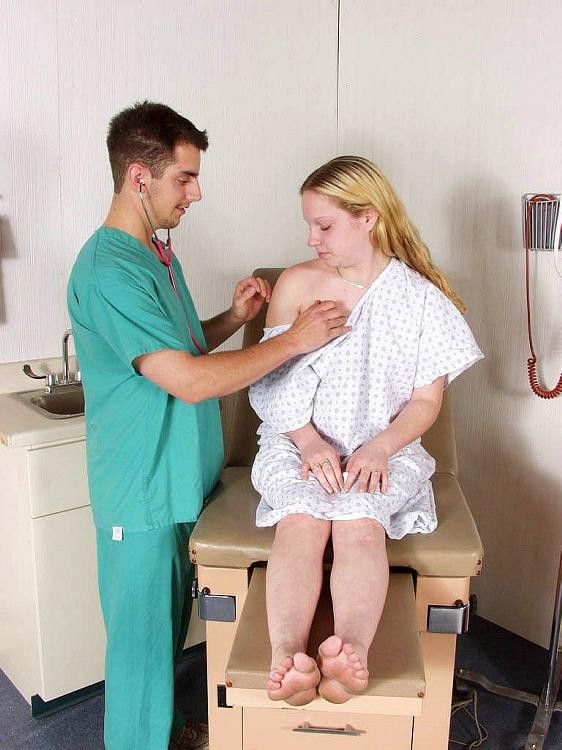 Gyno doctor probed adorable pussy and ass #70572748