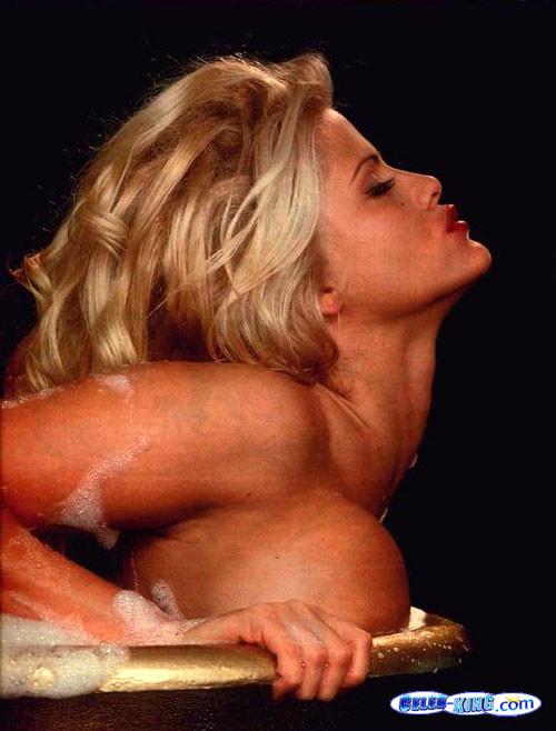 Anna Nicole Smith showing her nice big tits and her pussy #75415419