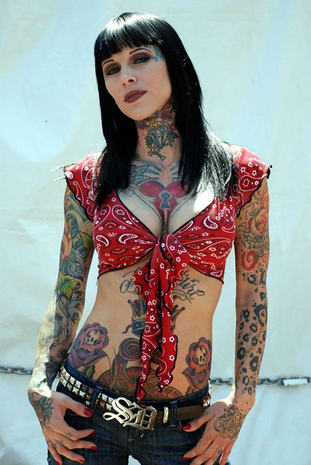 Michelle bombshell zeigt ihren nackten Körper und sexy Tattoos
 #75354810