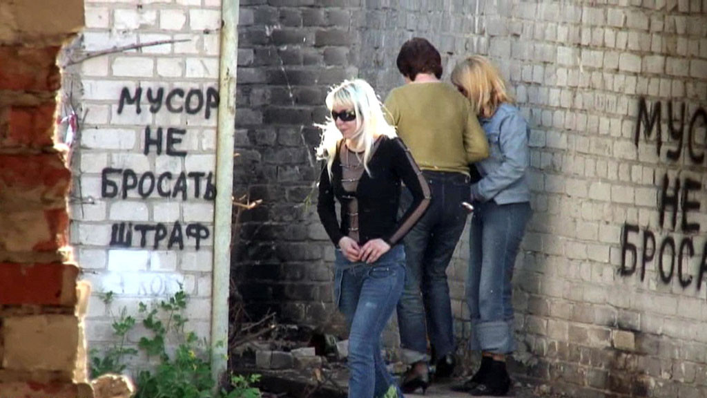 Two unsuspecting chicks make a pee in the open air #76524209