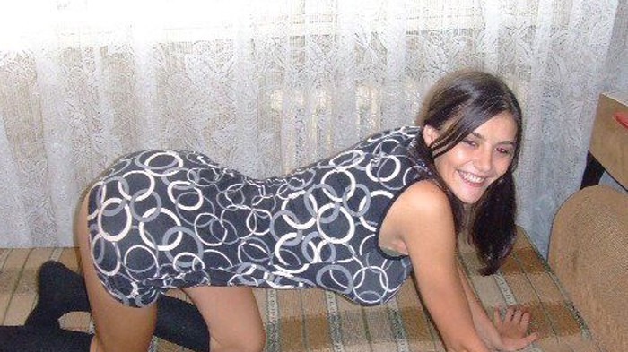 Rubia bonita juega con su coño usando un consolador y sus dedos
 #67993777