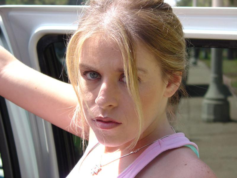 Floozy sorbiendo erecciones rígidas.
 #67662650