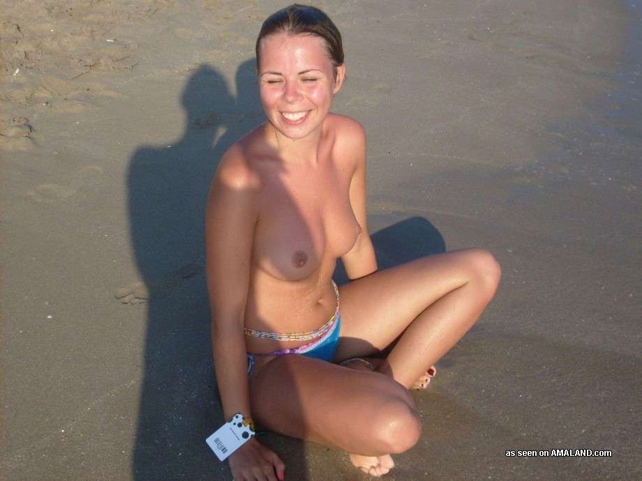 Cute amateur girlfriend in sunglasses goes topless on the beach #72313771