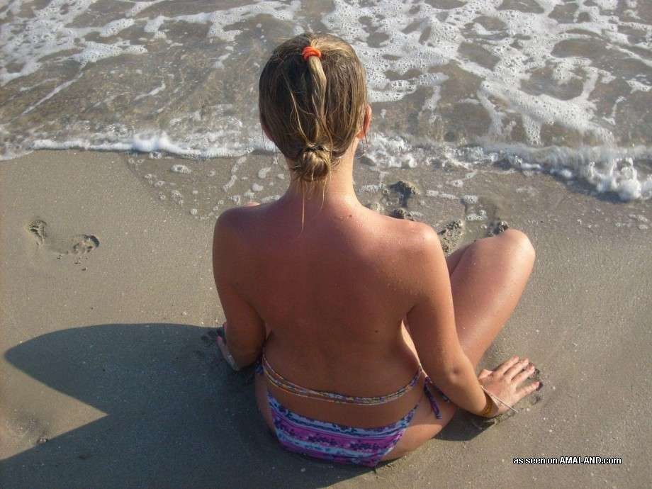 Cute amateur girlfriend in sunglasses goes topless on the beach #72313789