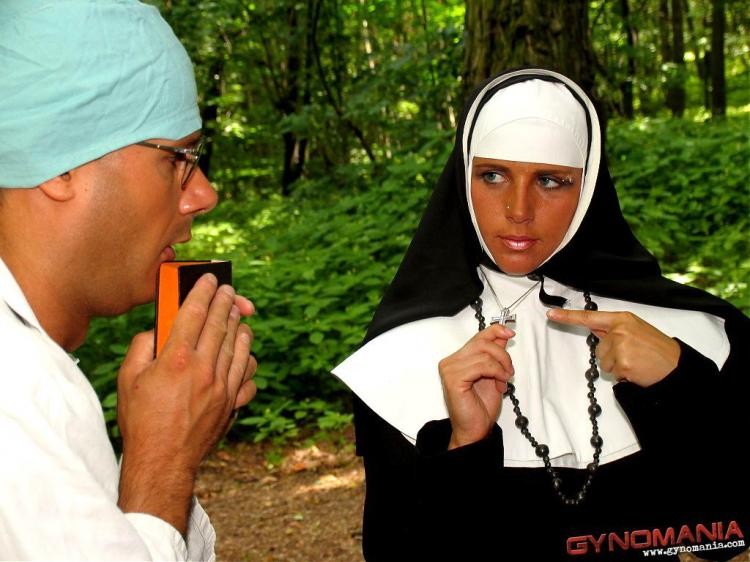 Nonne bekommt Erlösung von Jungfräulichkeit
 #67604580